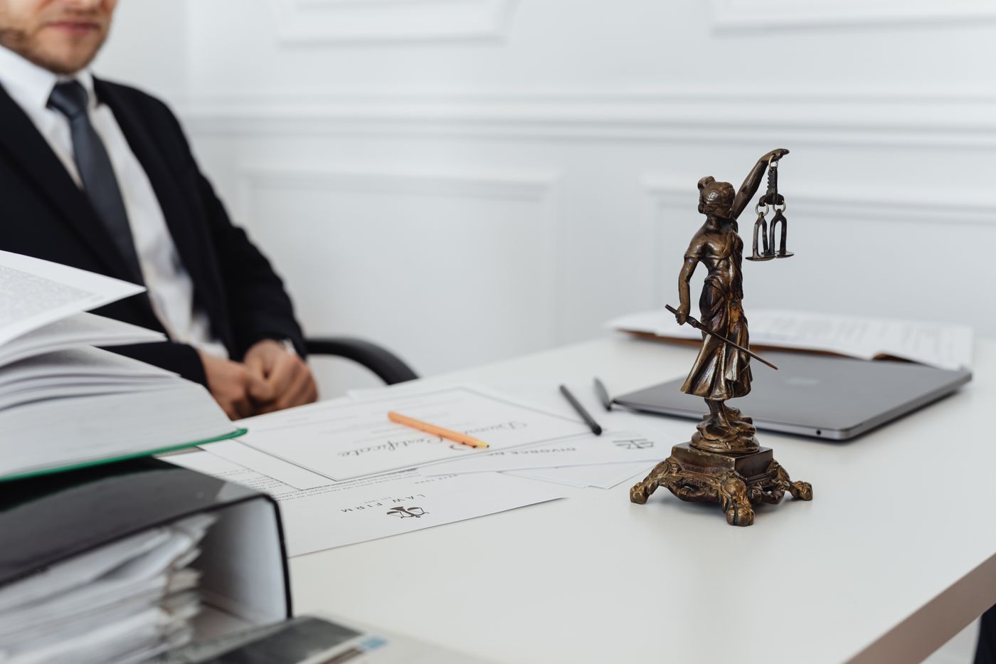 কেস ফাইল পর্যালোচনা